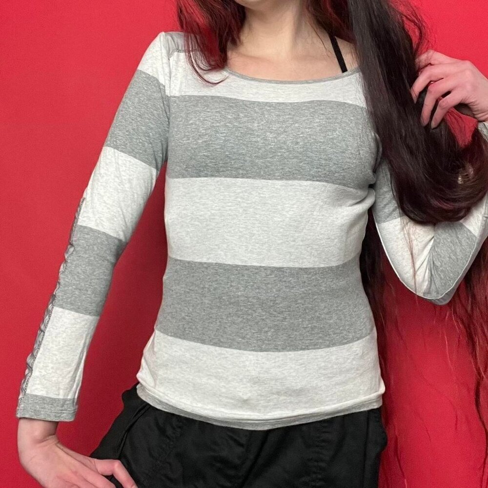 Gap / Grey and white horizontal striped sweater 🩶🤍​​​​​​